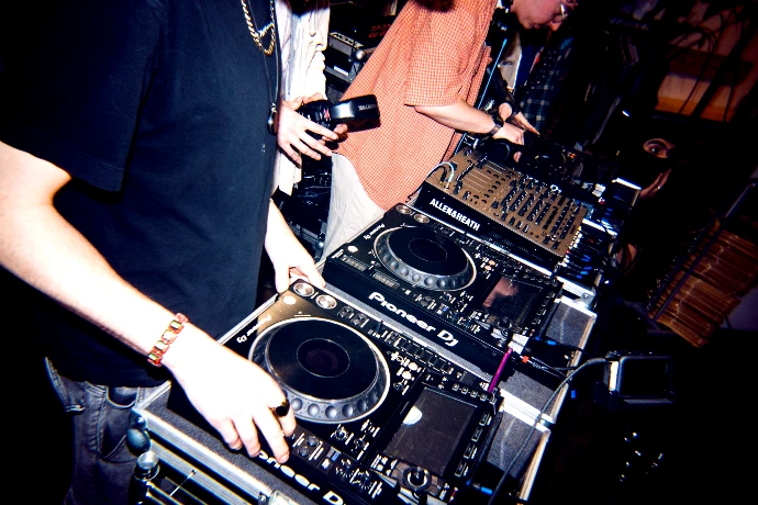 Dj set live event Bruxelles house electro techno 